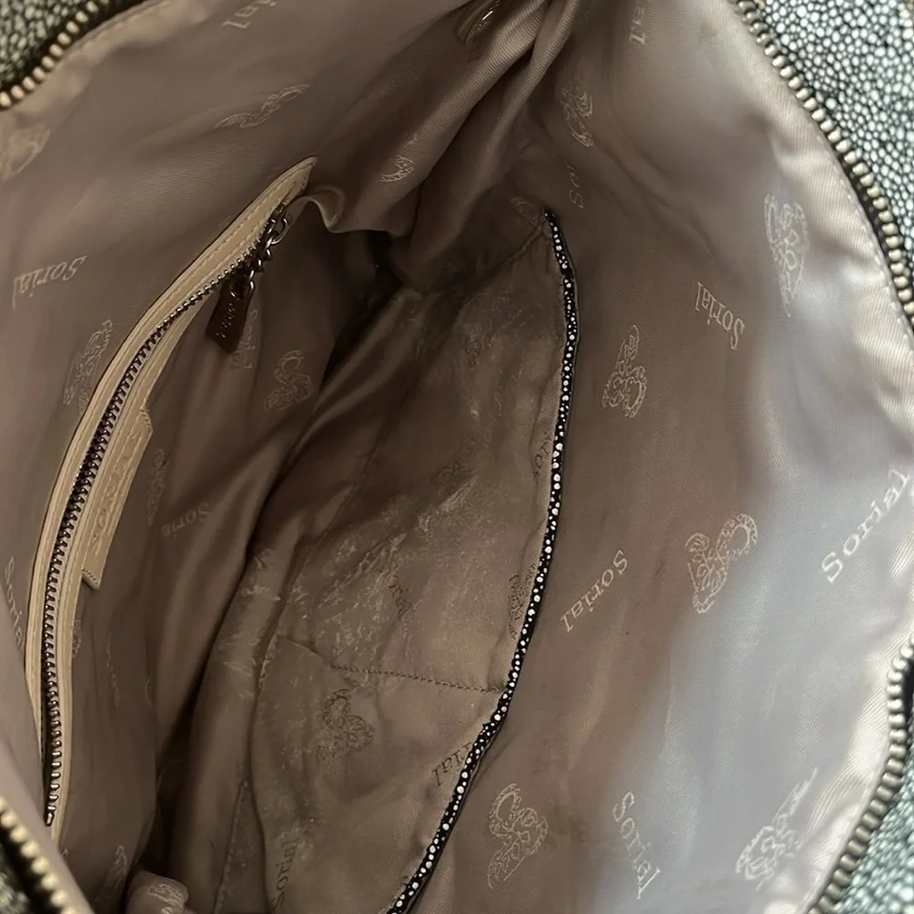 SORIAL Black and White Pebbled/ Dot Shimmer Chain Link Hand Bag
